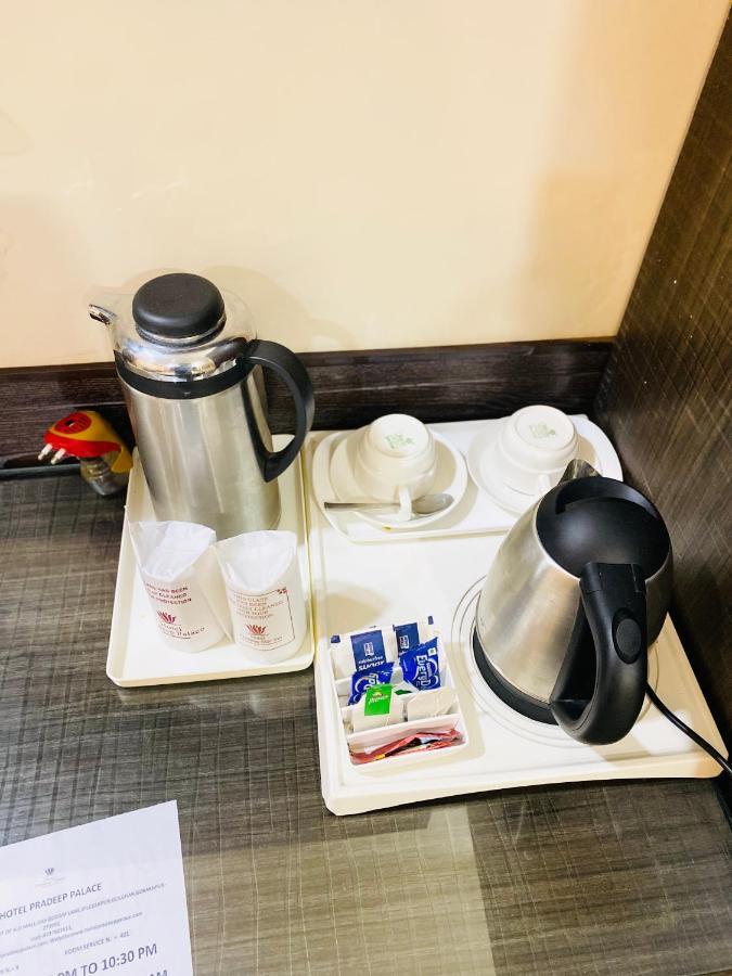 جوراكبور Hotel Pradeep Palace المظهر الخارجي الصورة